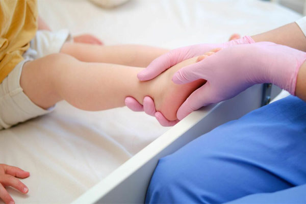 بهترین دکتر ارتوپدی کودکان در تهران